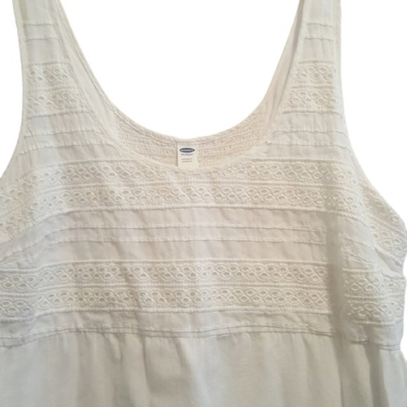 🌿🎉HP🎉 Old Navy White Eyelet Sleeveless Smocked Dress [MM]🌿 - Picture 6 of 8